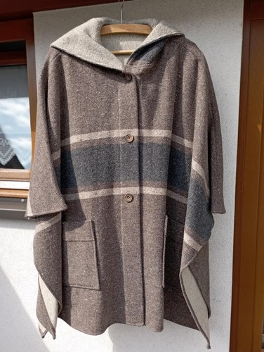 Schöner poncho aus - poncho, wolle