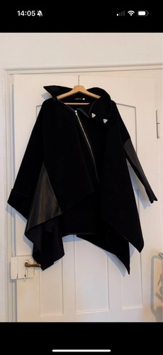 Asymmetrischer poncho mantel - asymmetrischer,